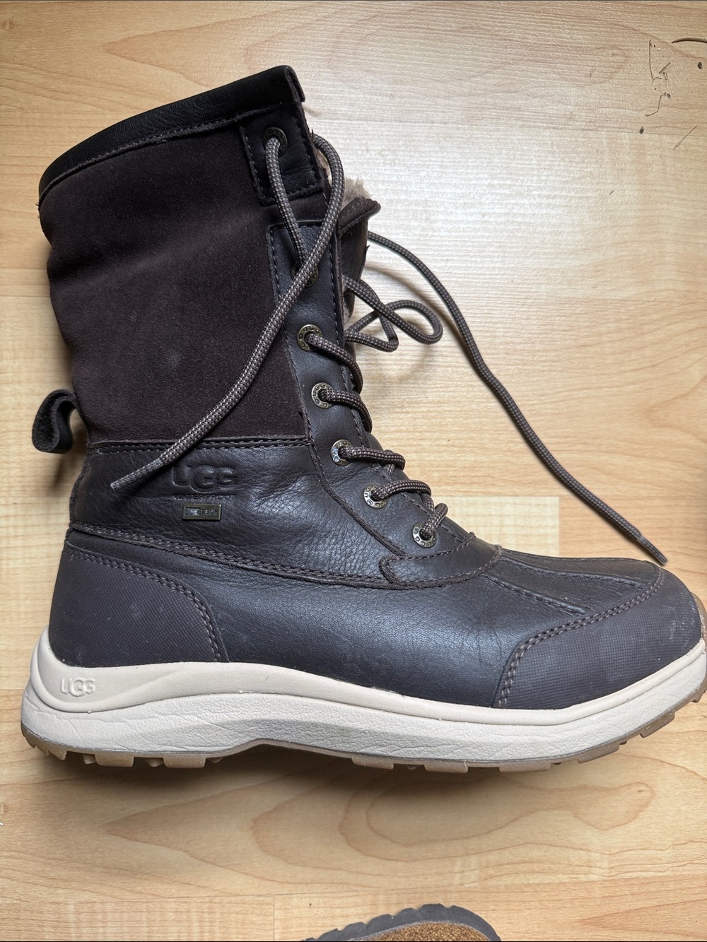 UGG Adirondack III Waterproof Winter Boots Women’s Size 9 - Picture 6 of 7